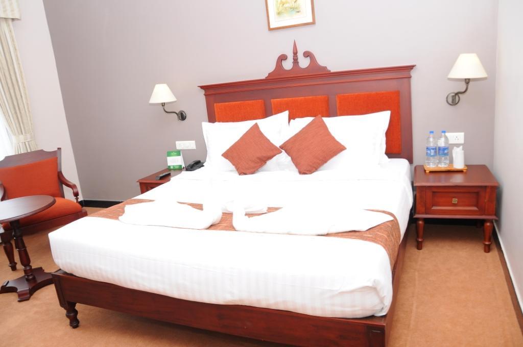 Vijayapark Hotel Kaduturutti Exteriör bild